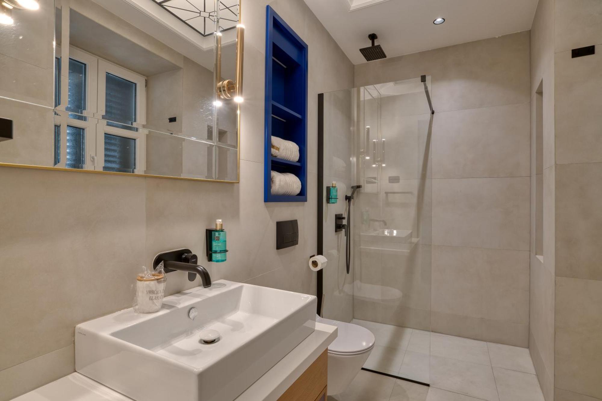 Hive Luxury Suites By Mn Property Κότορ Εξωτερικό φωτογραφία