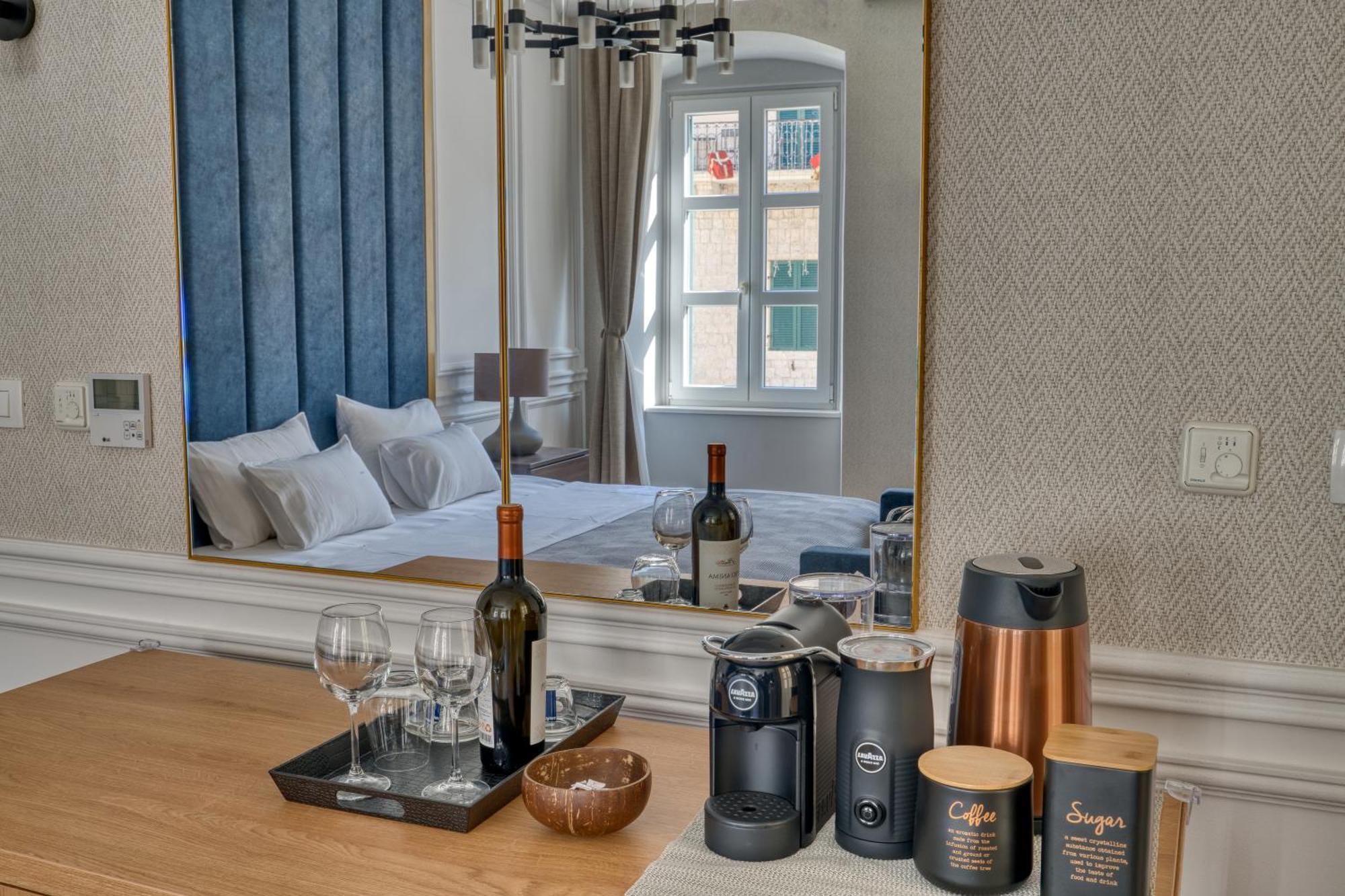 Hive Luxury Suites By Mn Property Κότορ Εξωτερικό φωτογραφία