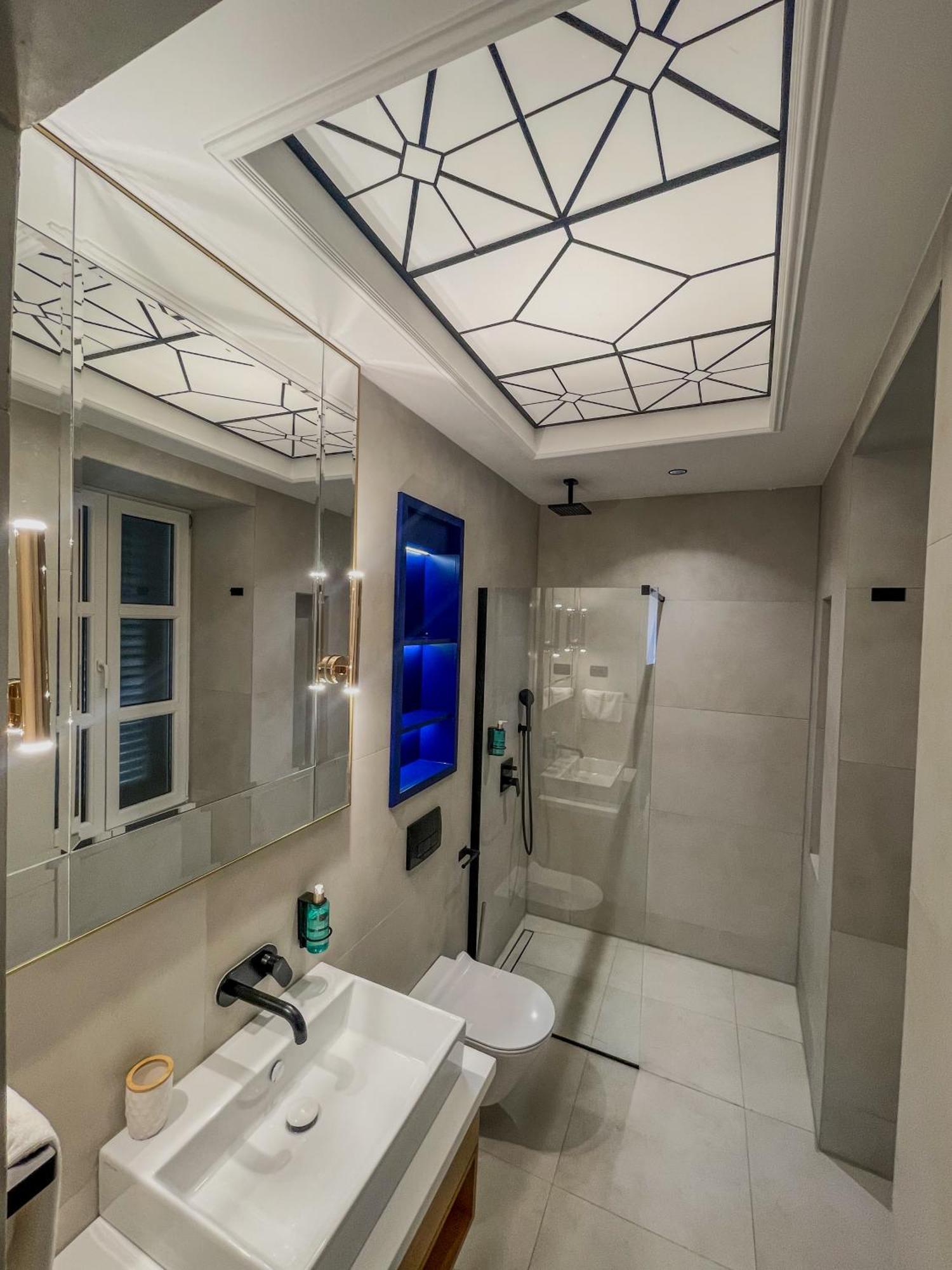Hive Luxury Suites By Mn Property Κότορ Εξωτερικό φωτογραφία